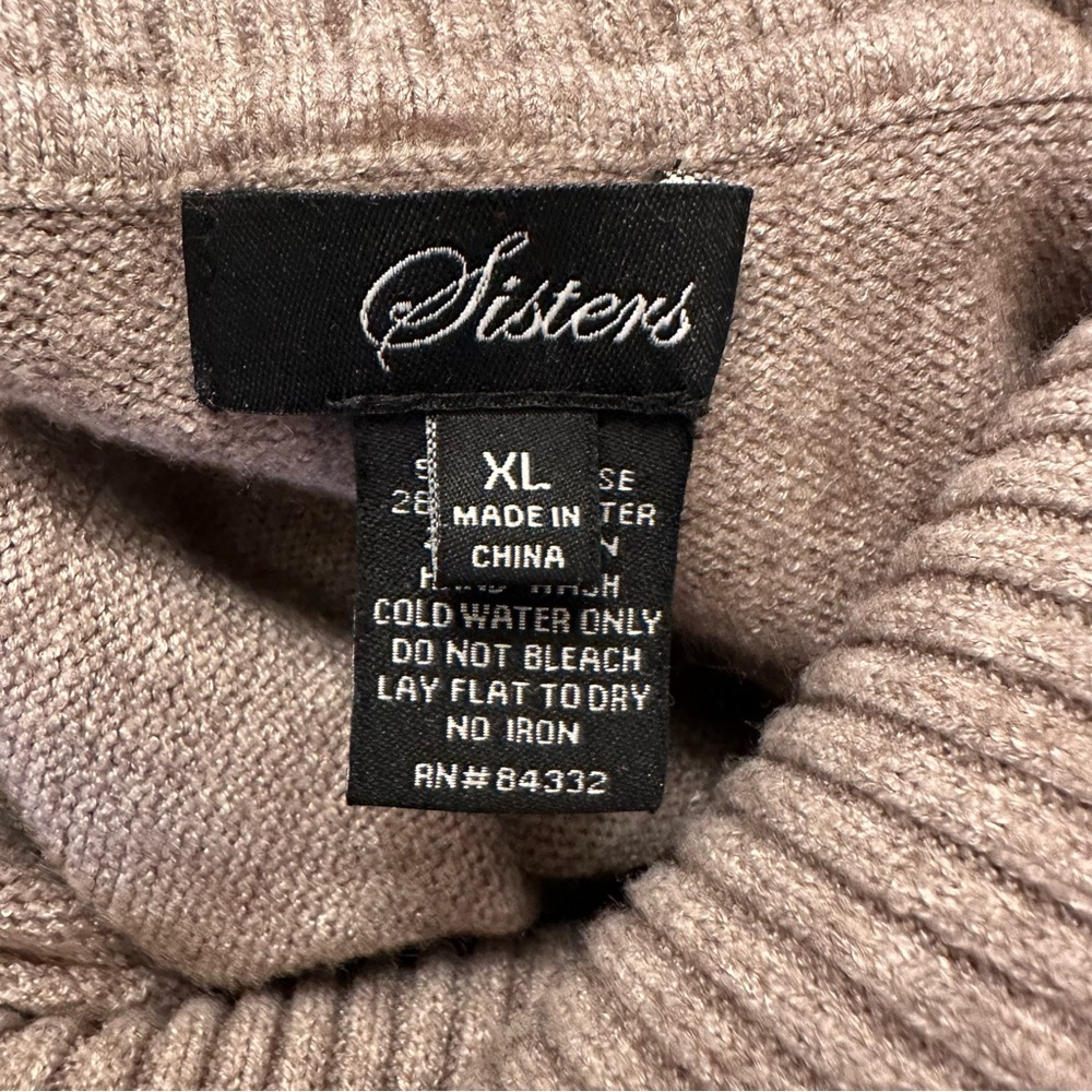 Sweater - Picture 6 of 7
